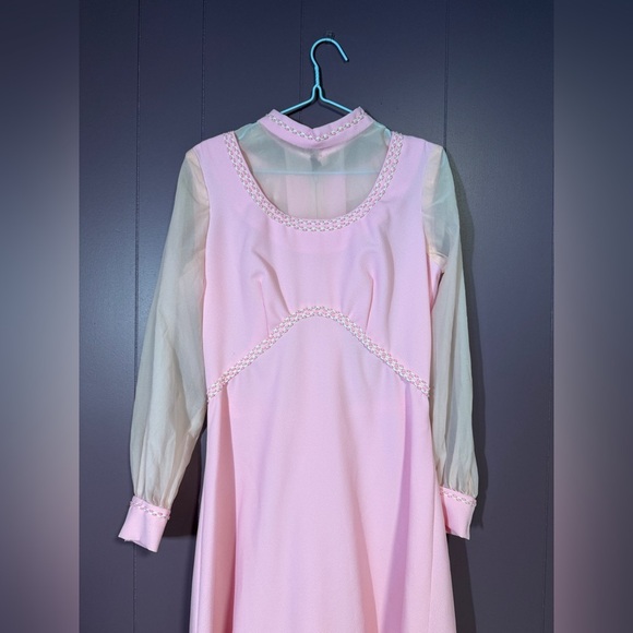 Vintage 60s/70s Pink Formal Wedding Gown – Sheer Sleeves Size XS/S - Picture 4 of 16